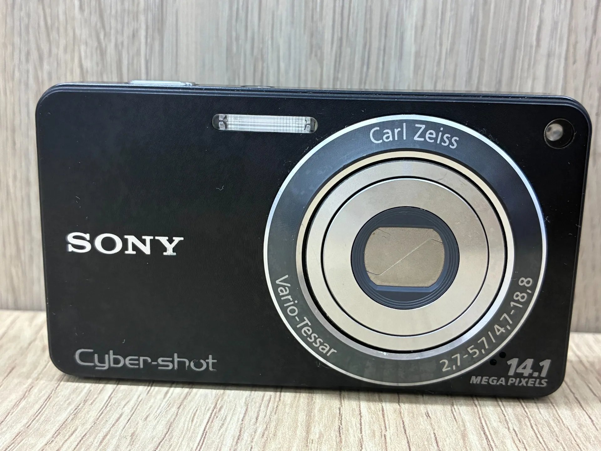 【入間市・カメラ買取】平成レトロで人気沸騰!ソニー「Cyber-shot」を出張買取!古いデジカメもお片付けで大人気