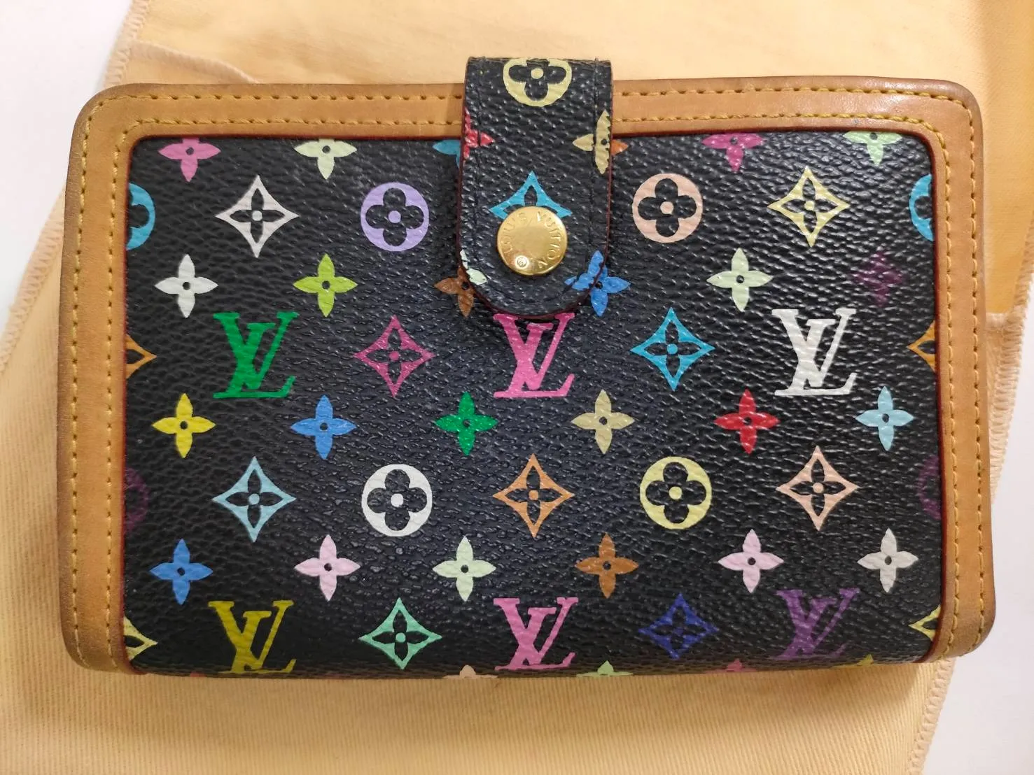 【入間市・ヴィトン買取】廃盤でプレミア化!モノグラム・マルチカラー「がま口財布」を最高値でお買取!
